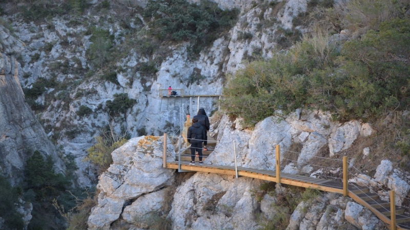 Puente de Diciembre: Pasarelas de Relleu