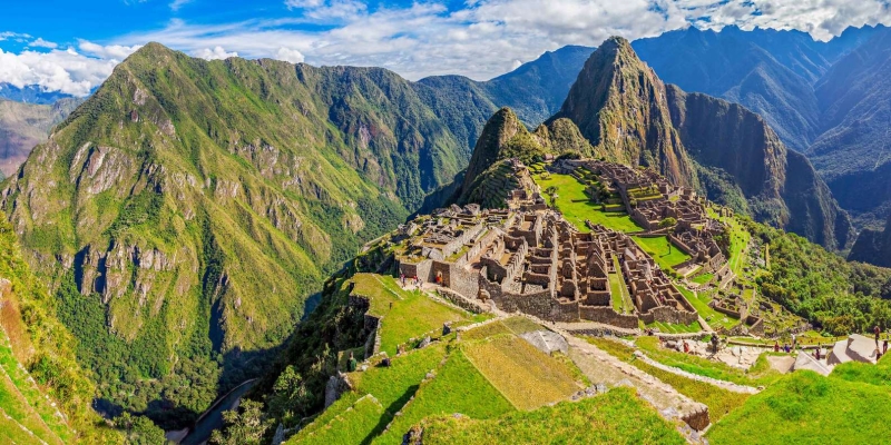 Descubre Machu Picchu y las Montañas del Perú | SinglesGO
