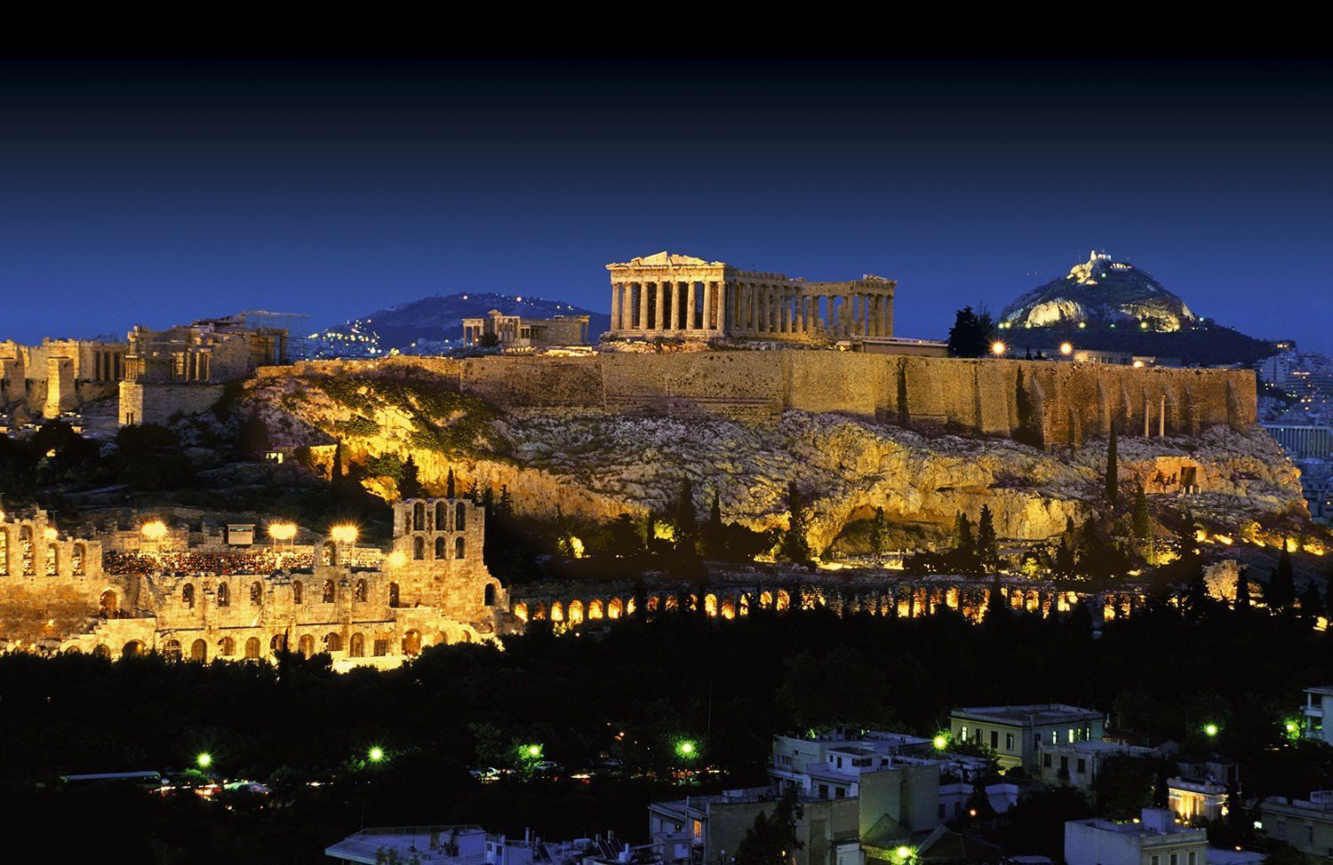 Día 1 · Embarque en el Pireo (Atenas) - Salida a las 22:00h