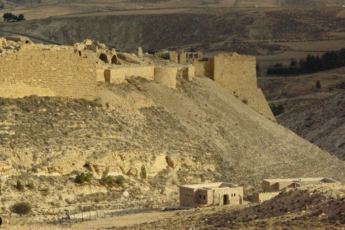 Día 3 · Amman - Madaba - Monte Nebo - CASTILLO DE SHOBAK - Petra