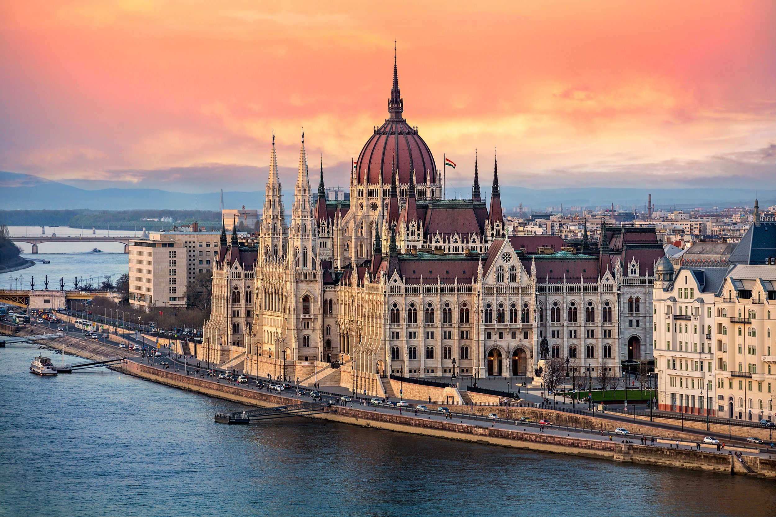 Día 1 · Ciudad de origen · Budapest