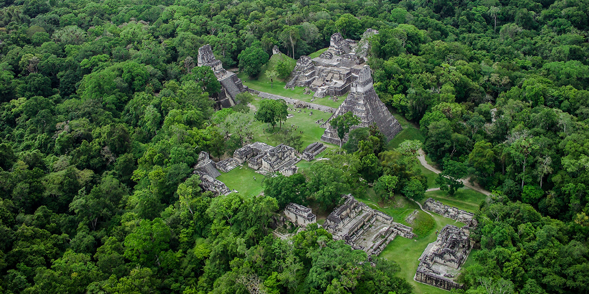 Día 5 · FLORES – PARQUE NACIONAL TIKAL – FLORES