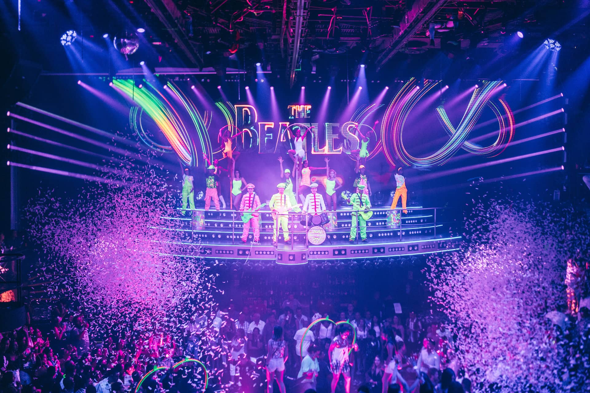 Día 5 · Actividades en el hotel · Cursos de baile · Discoteca Coco Bongo
